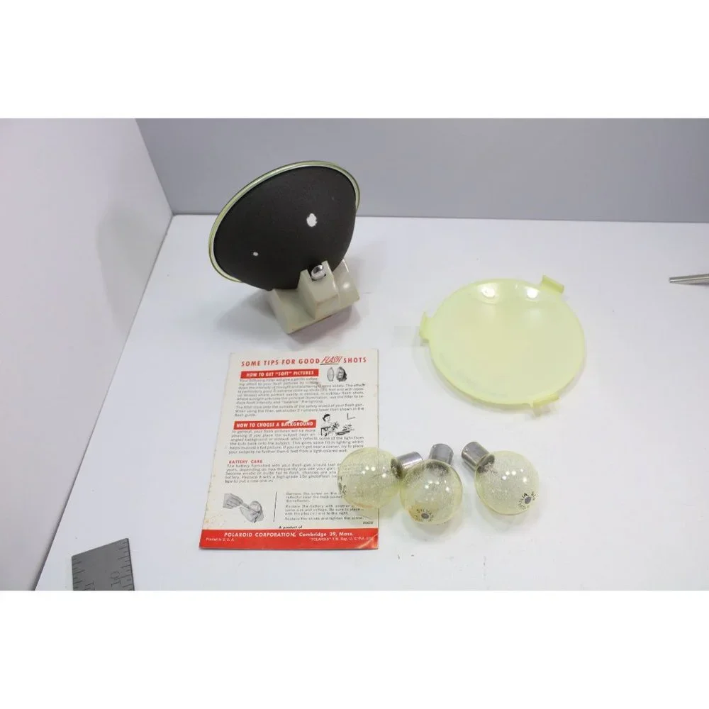 Polaroid BC Flash Model 281 w/ Bulbs & Diffuser 88933